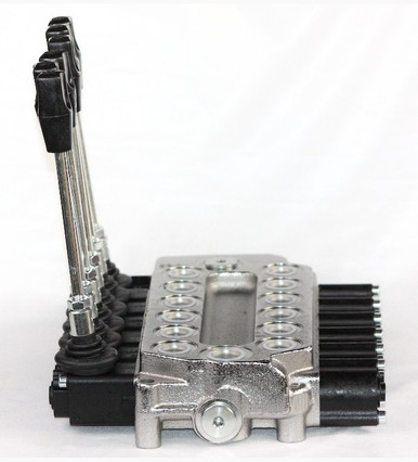 Monoblock type Directional Control Valve (VDM6): 7 Spools, Double Acting, SAE-08 Inlet, SAE-10 Outlet, 5000 Max PSI, 2550 PSI Relief Setting